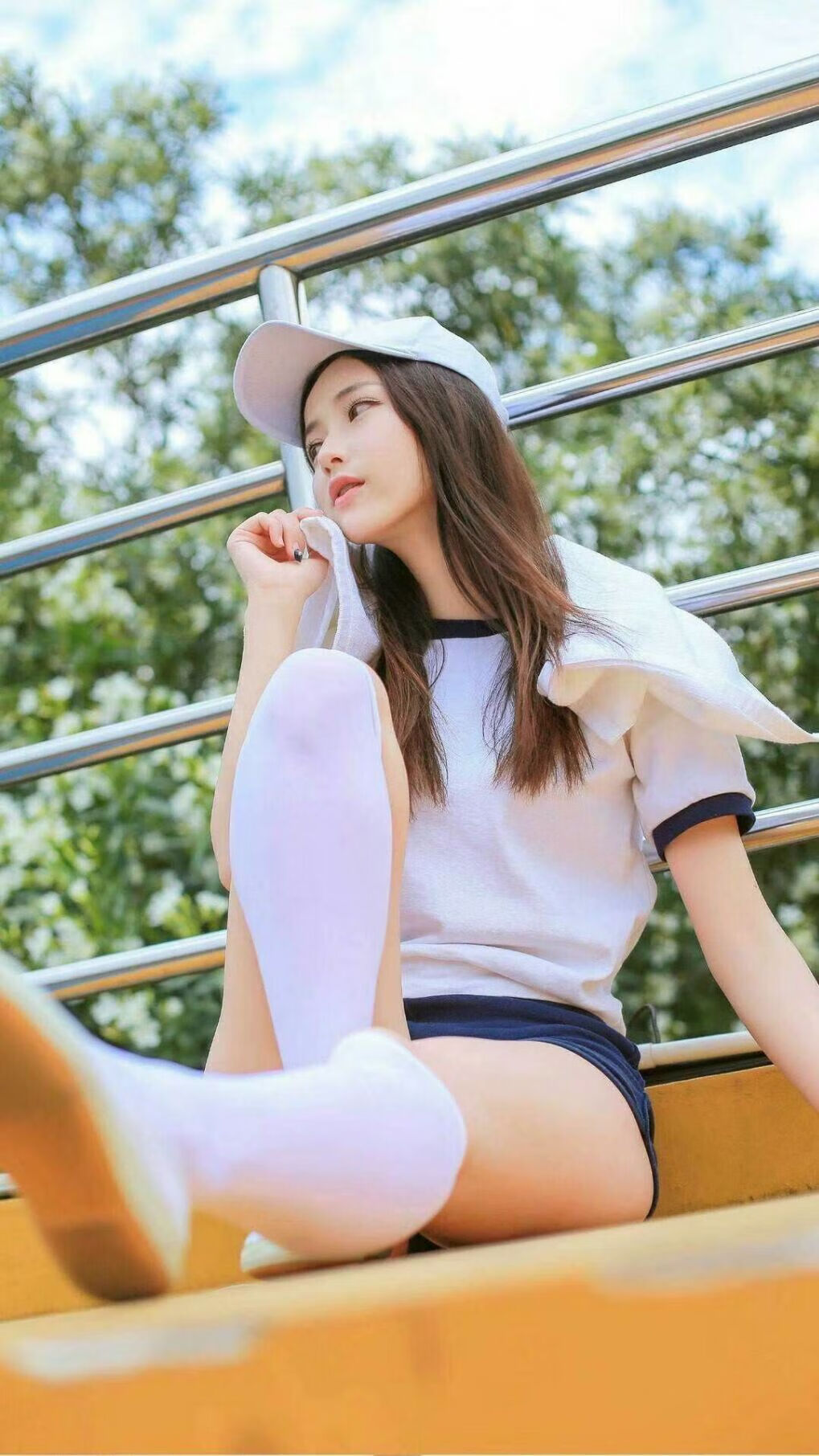 _星空下跑步:在宇宙梦境中驰骋_,星空下奔跑的女孩头像