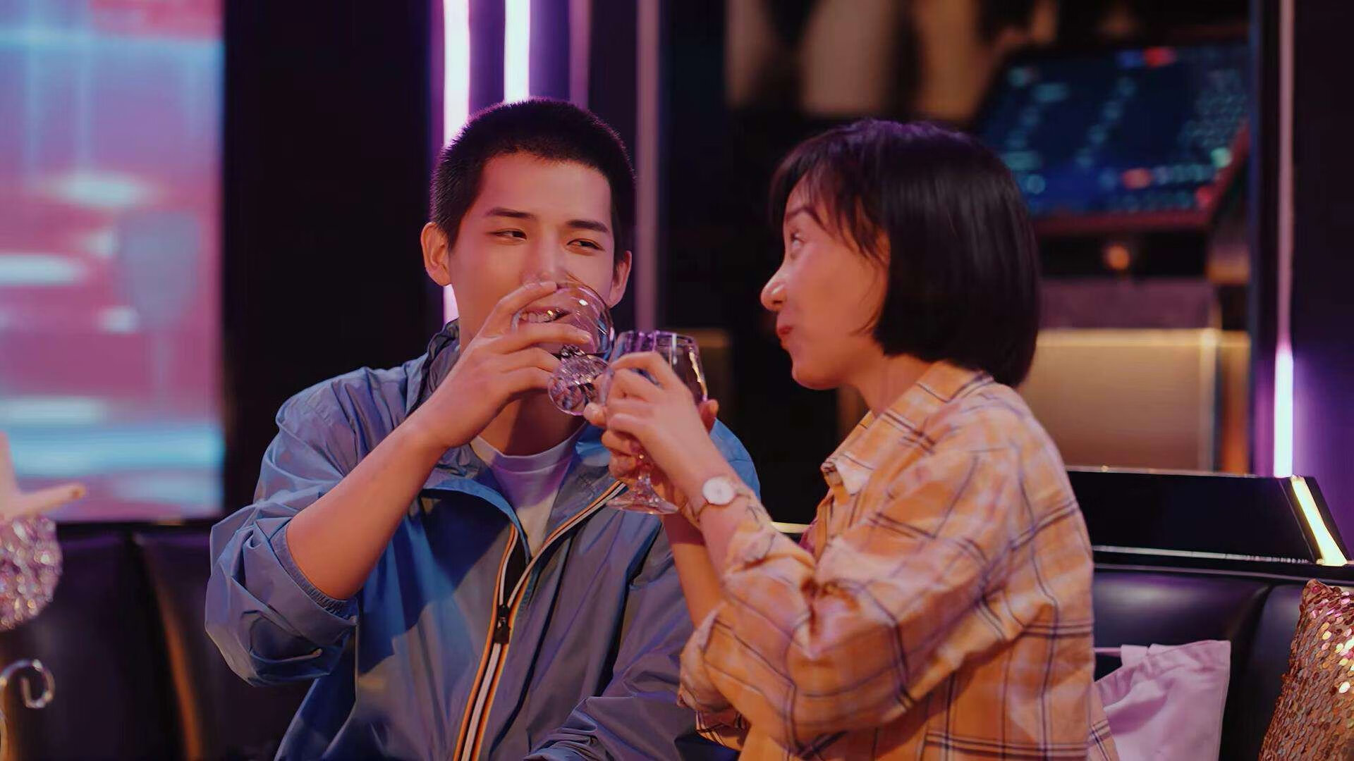 爱游戏app-伊朗队替补席席地而坐，原因：雪地太软太舒服，伊朗主场