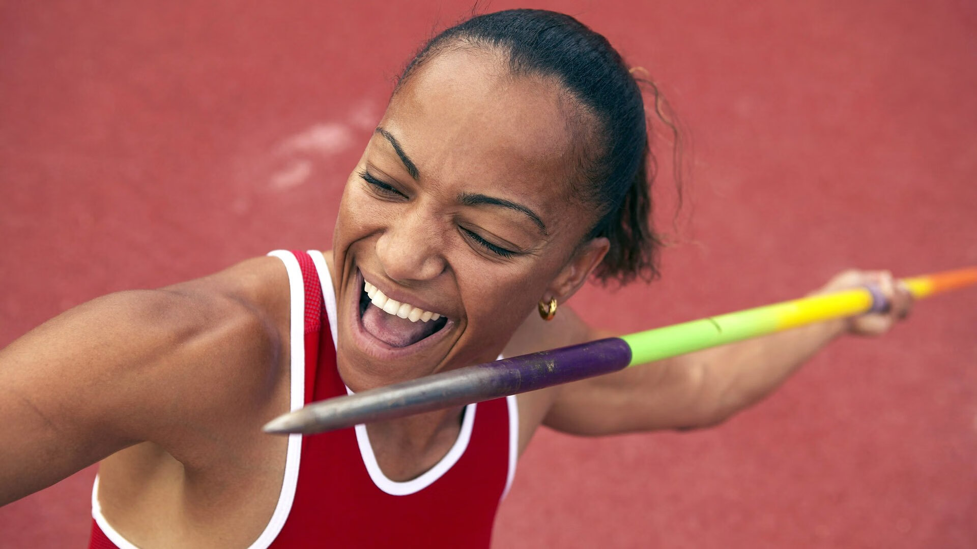 “快艇冲浪:东三叉湖赛场上演极限速度的水上对决”