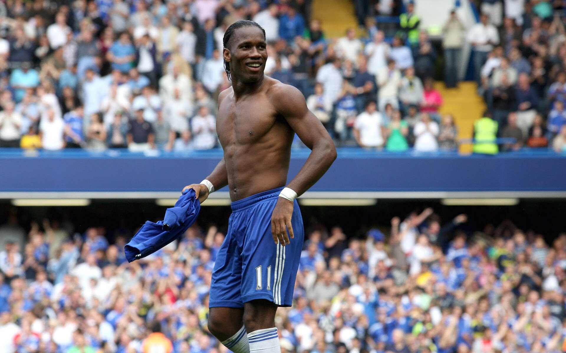 乔治反击一条龙引爆全场球迷,乔治yong